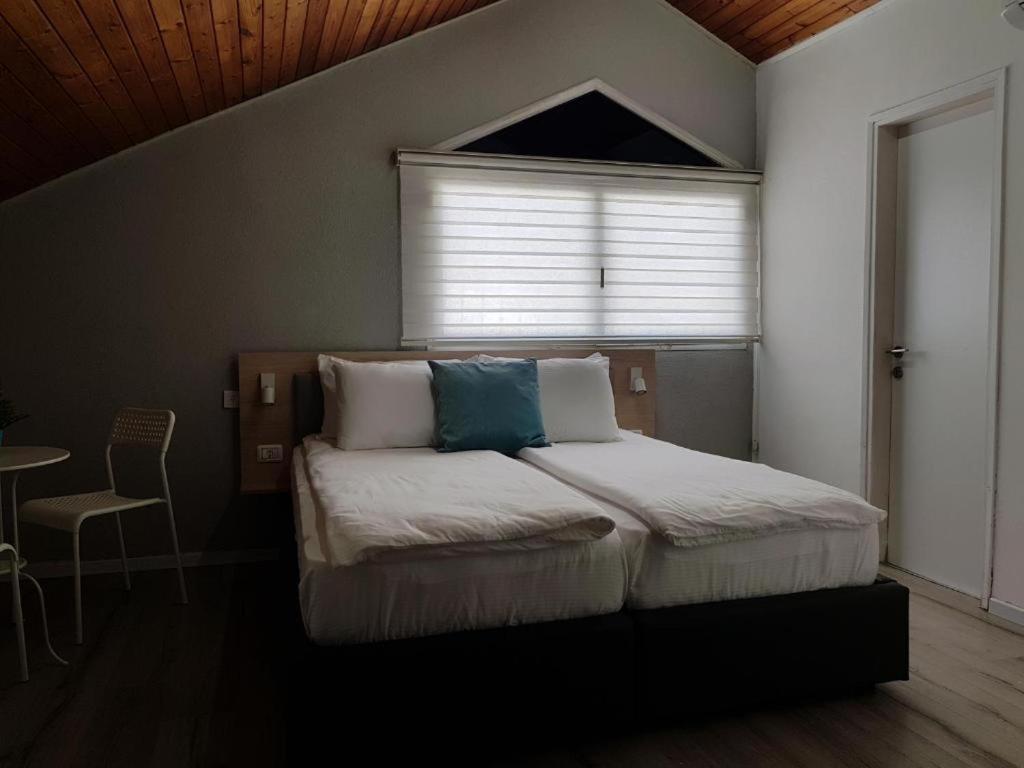 Airport Guest House Or Yehuda Kamer foto